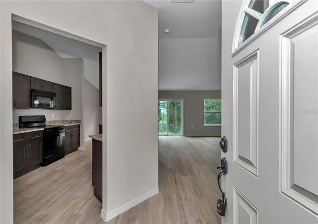 3rd image of 18 Malauka Lane Ct, Ocklawaha, FL 32179 | MLS# OM717643