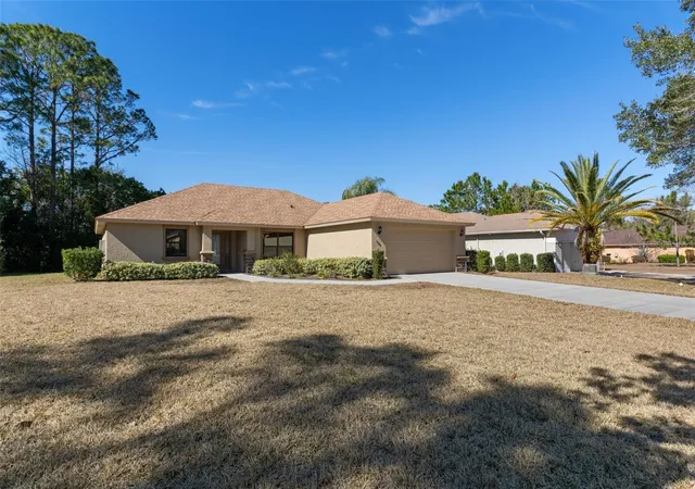 Photo 2 of Single family home for sale at 2388 N Brentwood Cir, LECANTO, FL 34461 | MLS# W7882514 | Listing updated on 2026-09-30