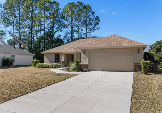 Photo 3 of Single family home for sale at 2388 N Brentwood Cir, Lecanto, FL 34461 | MLS# W7882514 | Listing updated on 2026-09-30
