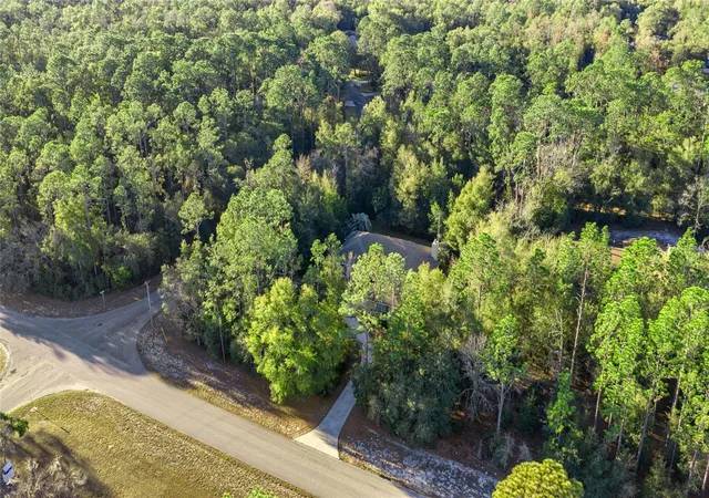Photo 4 of Single family home for sale at 20698 SW 93rd Lane Rd, Dunnellon, FL 34431 | MLS# OM717649 | Listing updated on 2026-10-06
