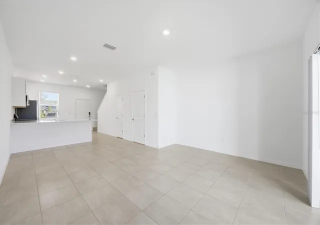 Photo 4 of Townhouse for sale at 8757 Daybreak St, Sarasota, FL 34241 | MLS# N6142679 | Listing updated on 2026-10-06