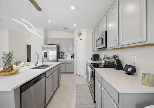 4th image of 3960 Guernsey Bnd, Saint Cloud, FL 34772 | MLS# S5142708
