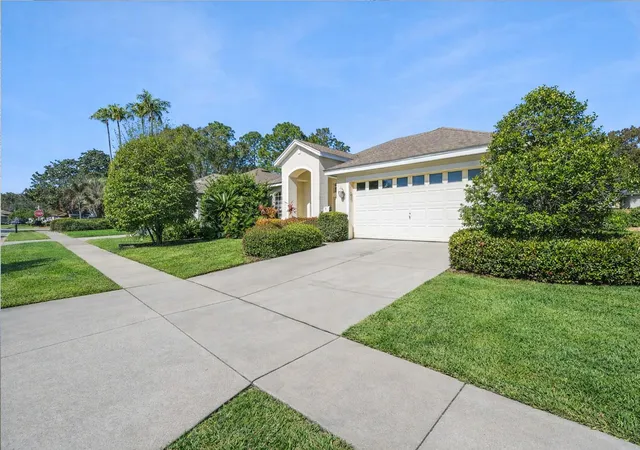 Photo 2 of Single family home for sale at 8032 Pine Holw Dr, Mount Dora, FL 32757 | MLS# G5107406 | Listing updated on 2026-09-29