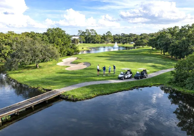 3rd image of 8032 Pine Hollow Dr, Mount Dora, FL 32757 | MLS# G5107406