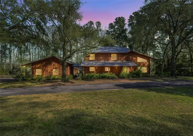 2nd image of 351 Sequoia Dr, Ocklawaha, FL 32179 | MLS# OM717657