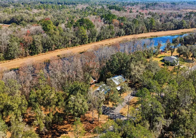 3rd image of 351 Sequoia Dr, Ocklawaha, FL 32179 | MLS# OM717657
