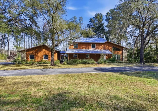 4th image of 351 Sequoia Dr, Ocklawaha, FL 32179 | MLS# OM717657