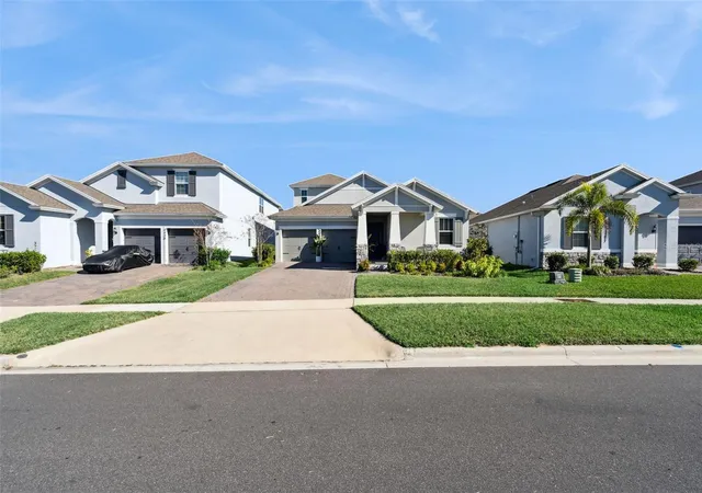 Photo 3 of Single family home for sale at 4442 Lions Gate Dr, Clermont, FL 34711 | MLS# G5107414 | Listing updated on 2026-08-21