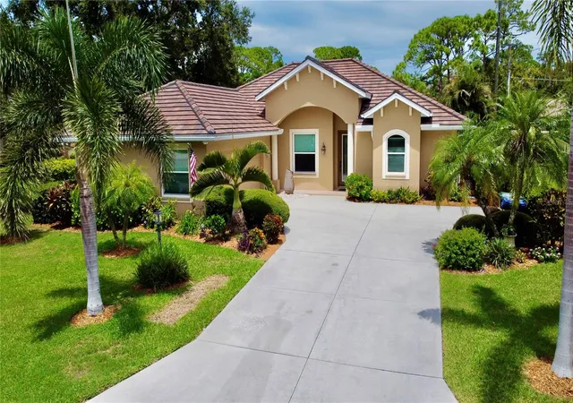 Homes for sale in Osprey, FL | 472 Park Trace Blvd, Osprey, FL 34229 | MLS# A4680326