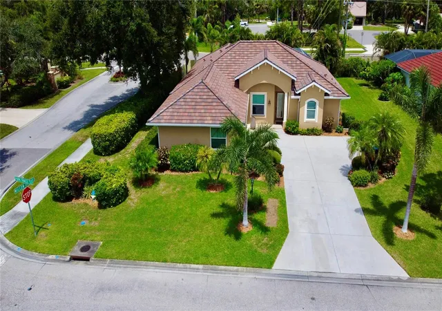 Homes for sale in Osprey, FL | 472 Park Trace Blvd, Osprey, FL 34229 | MLS# A4680326