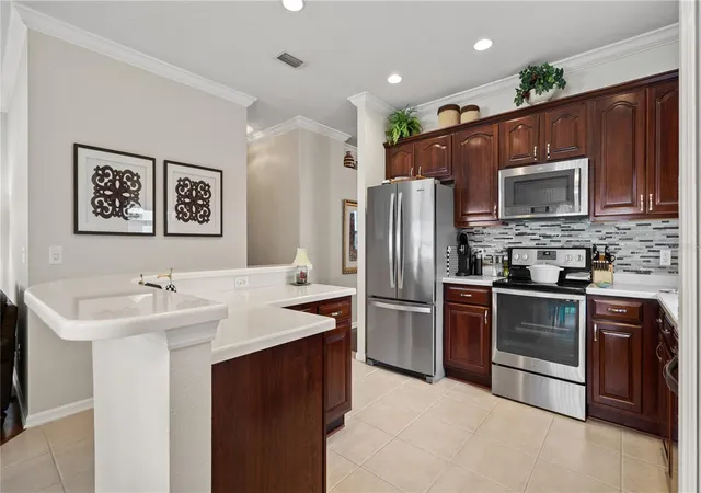 Photo 3 of Single family home for sale at 13560 Hawk Lake Dr, Orlando, FL 32837 | MLS# O6377971 | Listing updated on 2026-08-31