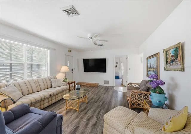 5th image of 1710 Florence Ave, Englewood, FL 34223 | MLS# D6145893