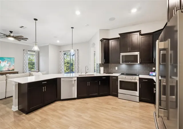 Homes for sale in Davenport, FL | 8847 Fallen Oak Dr, Davenport, FL 33896 | MLS# O6378015
