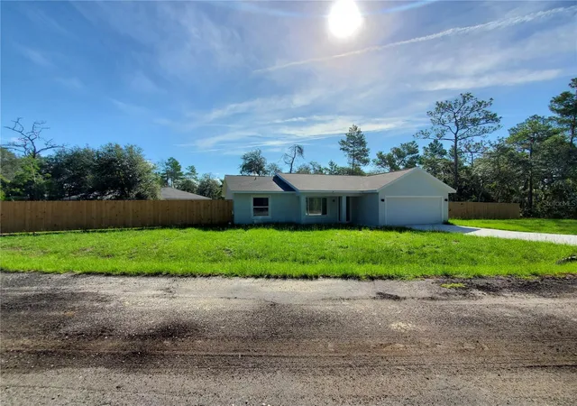4th image of 15 Fisher Way Pl, Ocklawaha, FL 32179 | MLS# OM717707