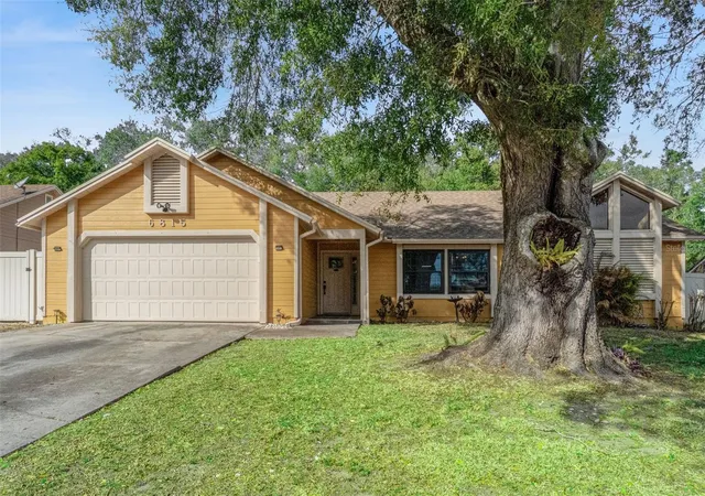 Photo 1 of Single family home for sale at 6815 Crescent Ridge Rd, Orlando, FL 32810 | MLS# O6378050 | Listing updated on 2026-08-06