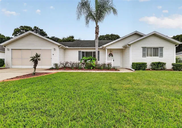 Single family home for sale at 9050 SE 135th Loop, SUMMERFIELD, FL 34491 | MLS# OM717715