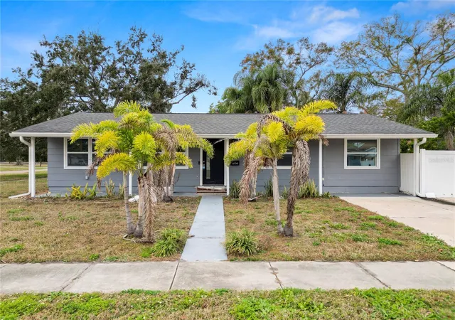 Photo 1 of Single family home for sale at 8100 Overlook Pl Ne, Saint Petersburg, FL 33702 | MLS# L4959012 | Listing updated on 2026-09-24