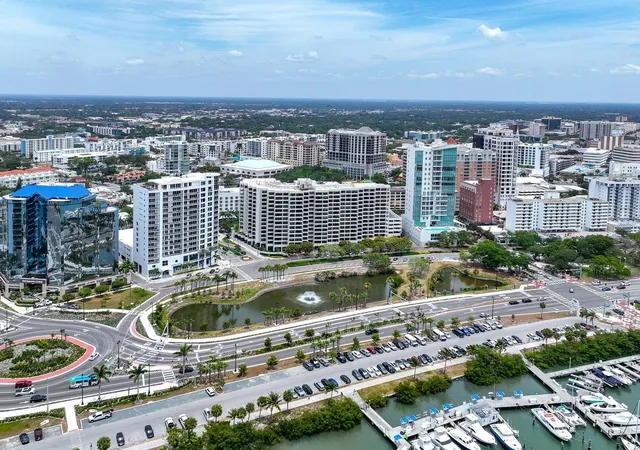2nd image of 1255 N Gulfstream Ave, SARASOTA, FL 34236