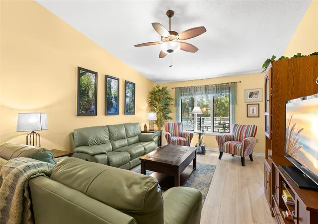 4th image of 1013 Caravel Ct, Tarpon Springs, FL 34689 | MLS# TB8470429