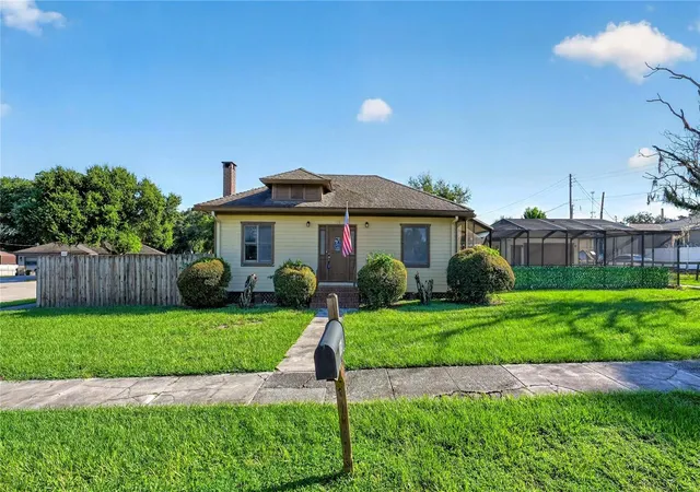 Photo 3 of Single family home for sale at 116 W Arborvitae Ln, Polk City, FL 33868 | MLS# O6378198 | Listing updated on 2026-10-04