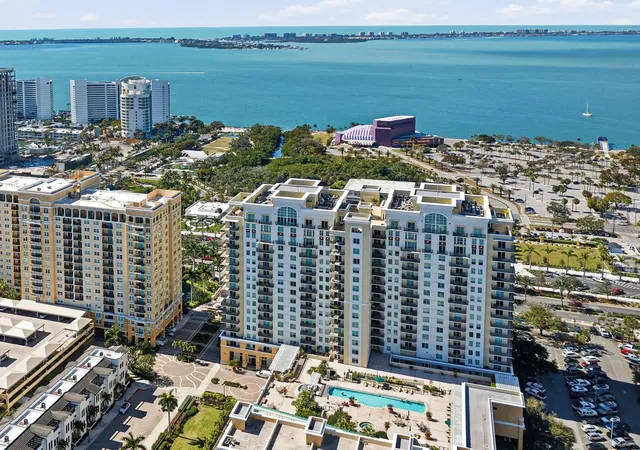 2nd image of 800 N Tamiami Trl, Sarasota, FL 34236