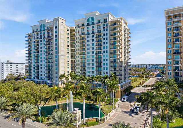 3rd image of 800 N Tamiami Trl, Sarasota, FL 34236