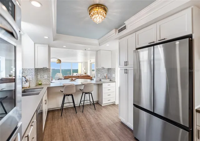 3rd image of 101 Sunset Dr #402, Sarasota, FL 34236 | MLS# A4680474