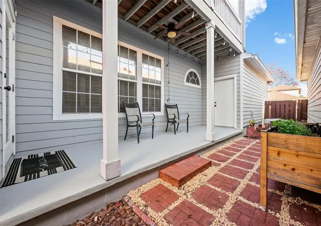 Photo 3 of Single family home for sale at 11550 Nw 17th Place, Gainesville, FL 32606 | MLS# GC537067 | Listing updated on 2026-08-01
