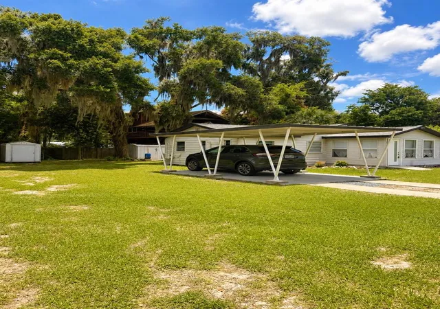 Homes for sale in Lake Panasoffkee, FL | 922 Cr 482a, Lake Panasoffkee, FL 33538 | MLS# S5142780