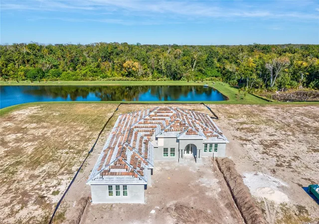Photo 3 of Sale Pending at 709 Estates Blvd, Tarpon Springs, FL 34688 | MLS# TB8470543 | Listing updated on 2026-09-02