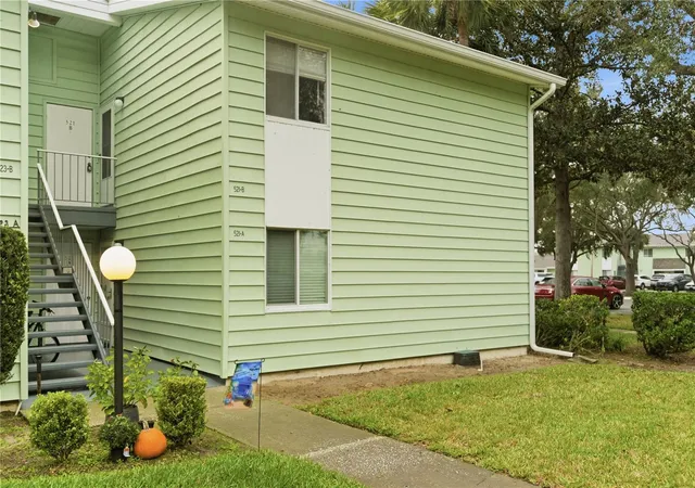 Photo 3 of Condo for sale at 521 Midway Dr #B, Ocala, FL 34472 | MLS# OM717747 | Listing updated on 2026-09-12