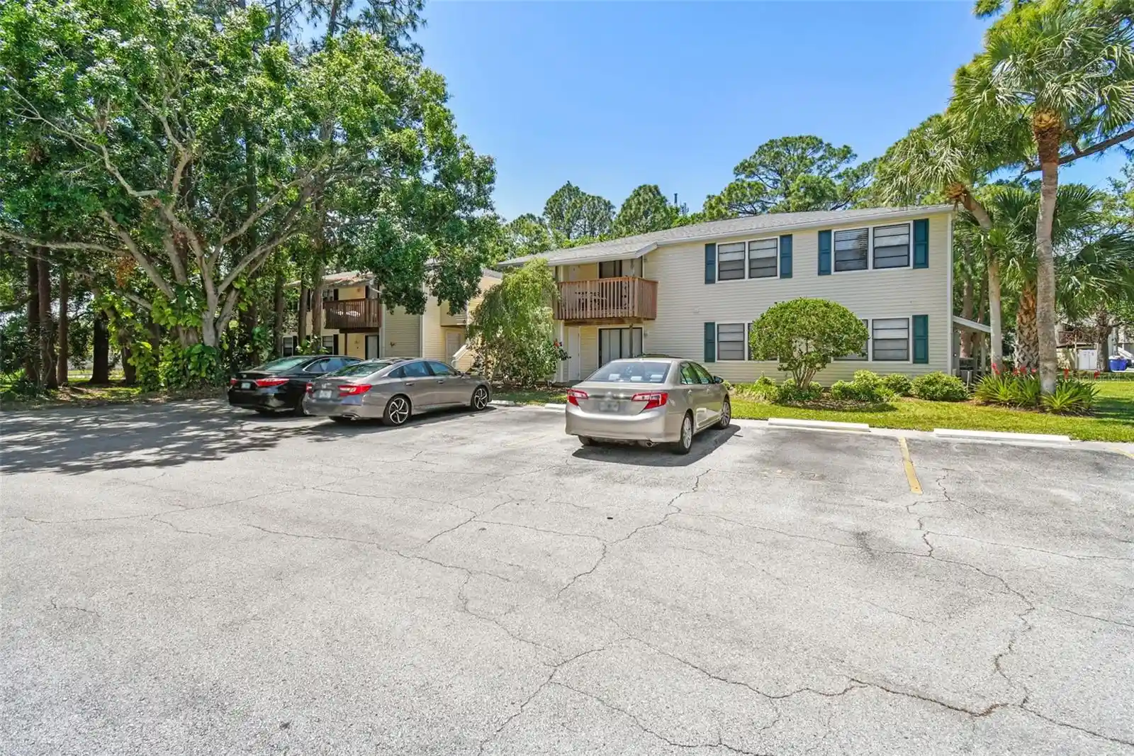 Listing Photo 2 - Condo for sale in 134 Sycamore Ln located at 134 Sycamore Ln, Oldsmar, FL 34677 - Unit 134 Sycamore Ln
