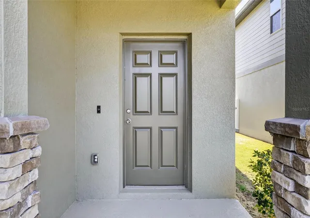 Photo 3 of Single family home for sale at 1691 Bear Mountain Ln, Clermont, FL 34715 | MLS# O6378381 | Listing updated on 2026-08-25