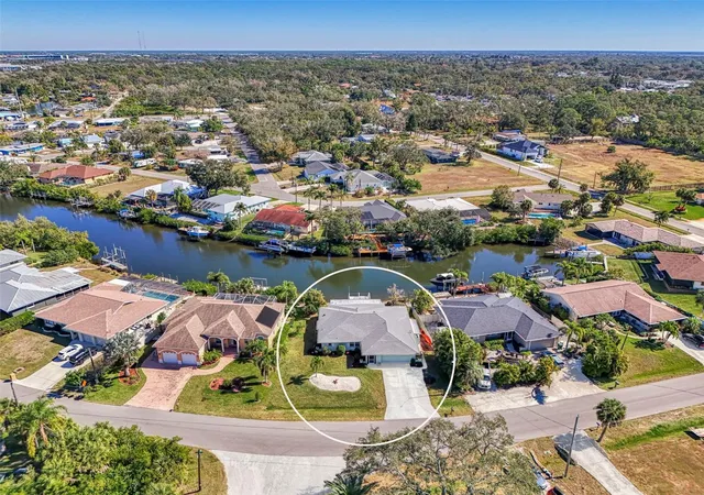 3rd image of 602 Portia St N, Nokomis, FL 34275 | MLS# A4680568