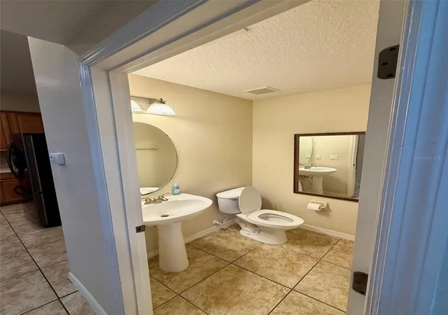 Photo 3 of Single family home for sale at 6224 Zane Dr, Mount Dora, FL 32757 | MLS# O6378450 | Listing updated on 2026-10-09