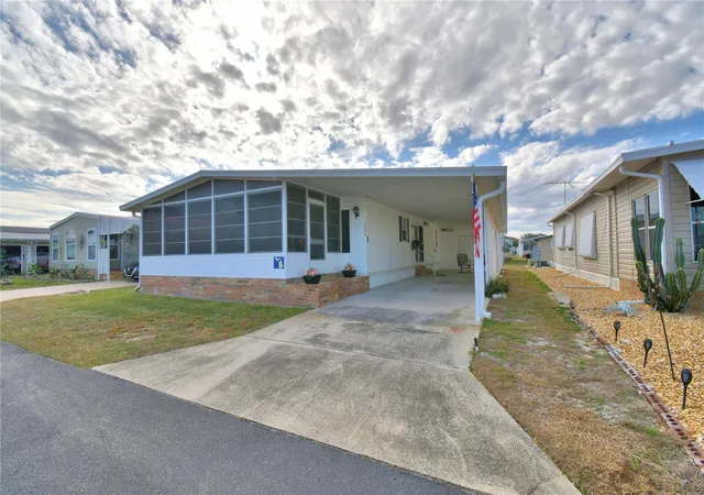 Photo 3 of Manufactured home for sale at 4228 Cedarwood St, Winter Haven, FL 33880 | MLS# P4937684 | Listing updated on 2026-07-28