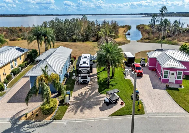 2nd image of 3268 Fish Hawk Dr, Polk City, FL 33868 | MLS# L4959054