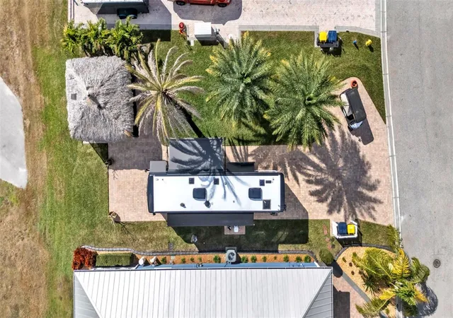 4th image of 3268 Fish Hawk Dr, Polk City, FL 33868 | MLS# L4959054