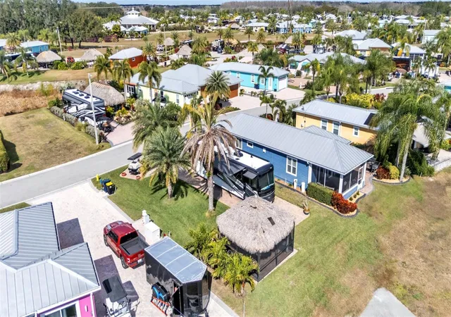 5th image of 3268 Fish Hawk Dr, Polk City, FL 33868 | MLS# L4959054
