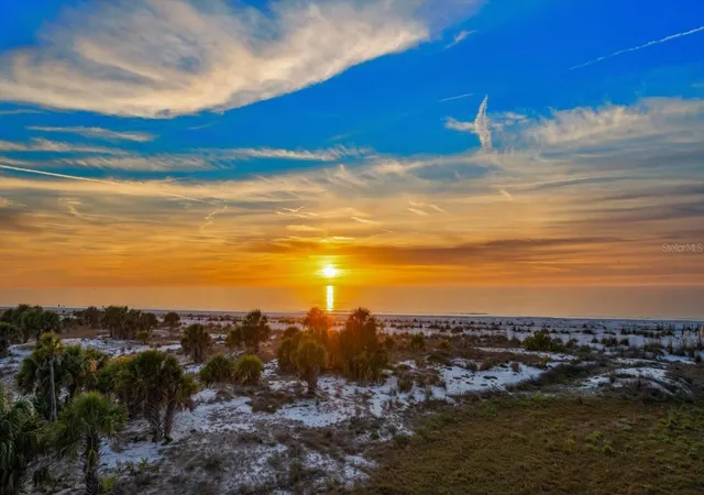 Photo 3 of Single family home for sale at 1040 Eldorado Ave, Clearwater Beach, FL 33767 | MLS# TB8470921 | Listing updated on 2026-10-07