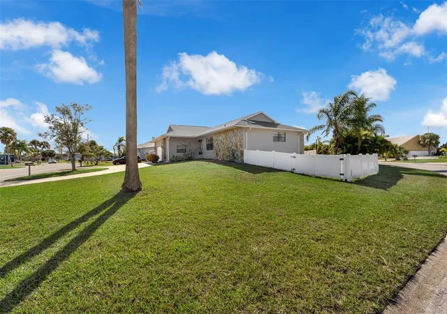 3rd image of 3848 Topsail Trl, New Port Richey, FL 34652 | MLS# G5107515