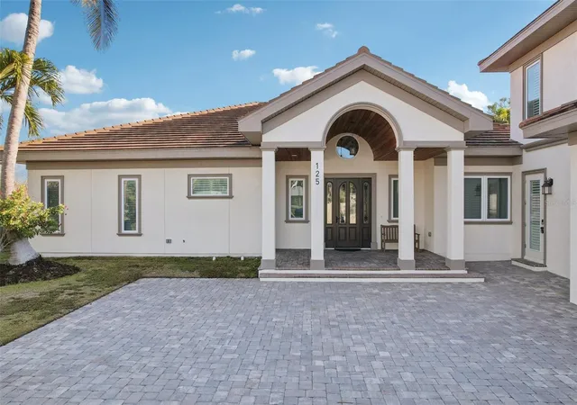 Photo 1 of Single family home for sale at 125 S Blvd Of Presidents, Sarasota, FL 34236 | MLS# A4680622 | Listing updated on 2026-09-28