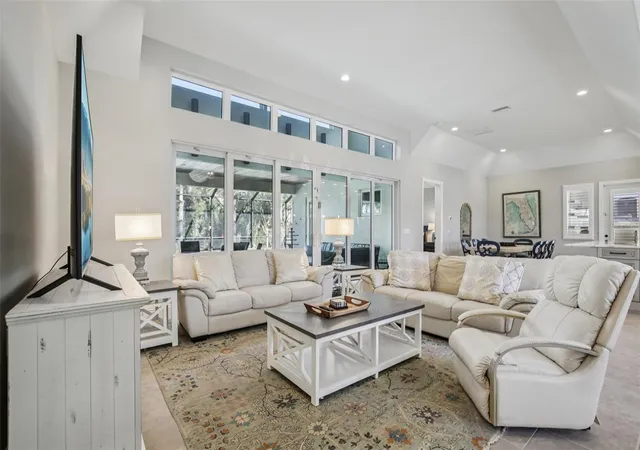 Photo 3 of Single family home for sale at 125 S Blvd Of Presidents, Sarasota, FL 34236 | MLS# A4680622 | Listing updated on 2026-09-28