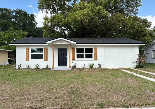 Homes for sale in Auburndale, FL | 712 Pilaklakaha Ave, Auburndale, FL 33823 | MLS# P4937688