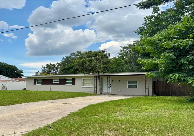 Photo 1 of Single family home for sale at 5715 Elon Dr, Orlando, FL 32808 | MLS# O6378551 | Listing updated on 2026-05-06