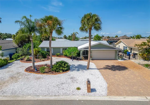 Photo 2 of Single family home for sale at 908 Sago Palm Way, Apollo Beach, FL 33572 | MLS# TB8471130 | Listing updated on 2026-09-02