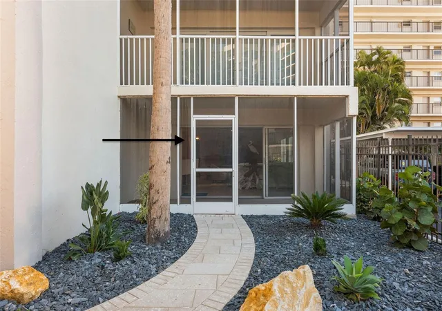 Photo 3 of Condo for sale at 800 Benjamin Franklin Dr #110, Sarasota, FL 34236 | MLS# A4680696 | Listing updated on 2026-08-03