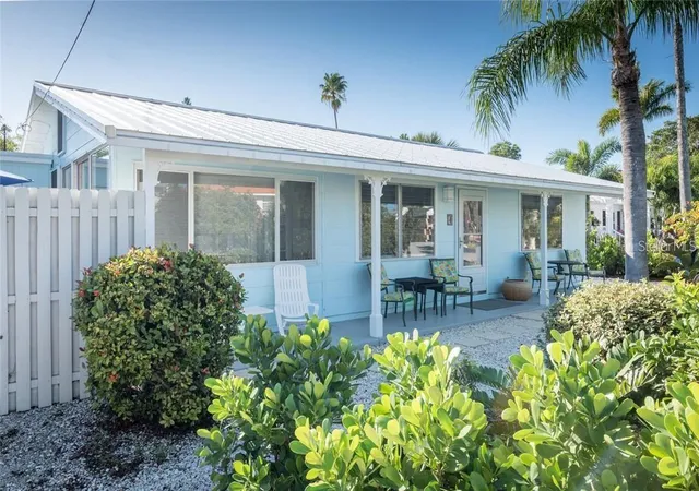 1st image of 900 S Blvd Of The Presidents #4, Sarasota, FL 34236 | MLS# O6378668
