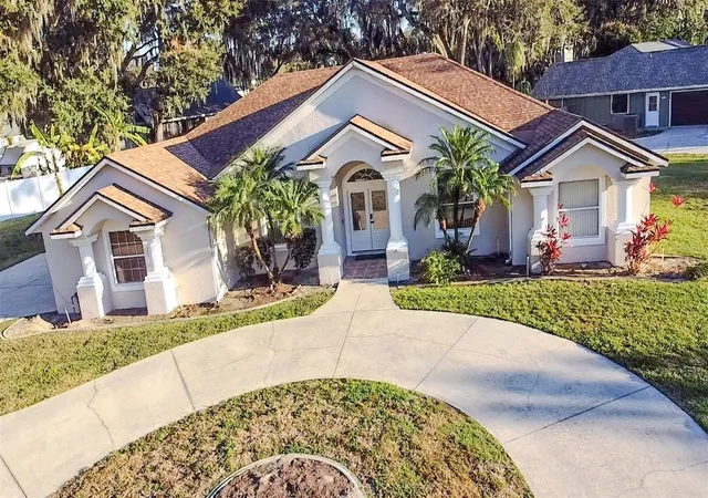 Photo 2 of Single family home for sale at 4 Weston Rd, Leesburg, FL 34748 | MLS# O6378715 | Listing updated on 2026-08-17