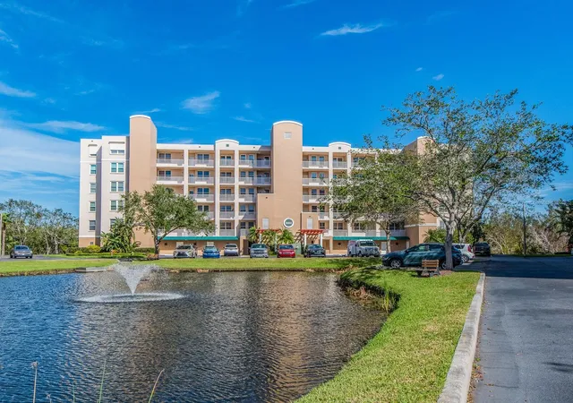 Photo 2 of Condo for sale at 6550 Shoreline Dr #7502, Saint Petersburg, FL 33708 | MLS# TB8471256 | Listing updated on 2026-08-27